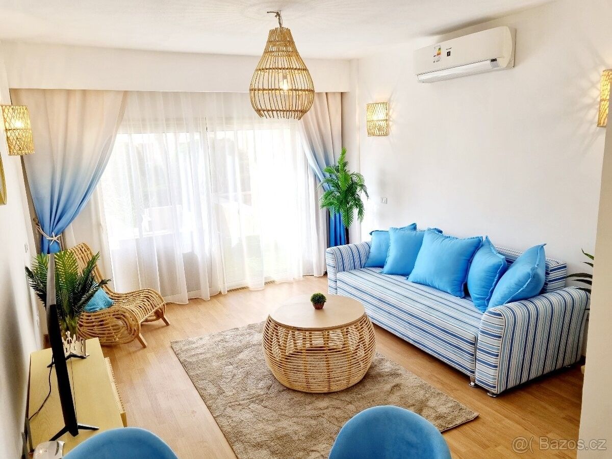 Byty, 987 66, Zahraničí