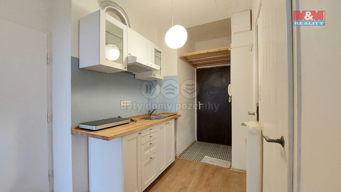 Pronájem byt 2+kk - Myslbekova, Praha, 39 m²