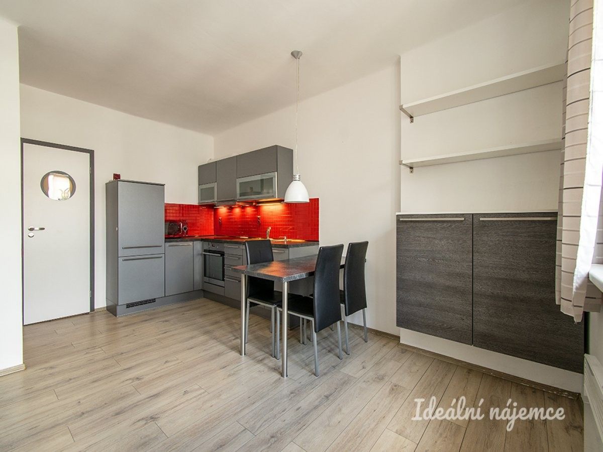 1+kk, Kandertova, Praha, 28 m²