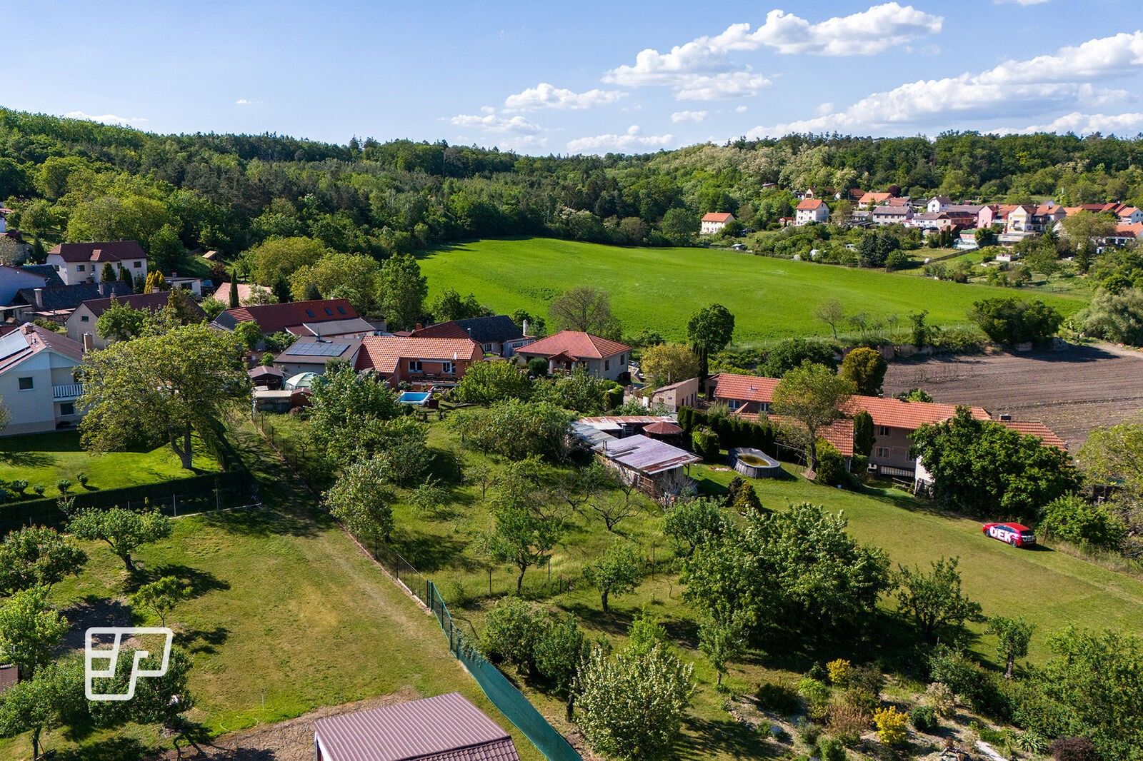 Zahrady, Horní Beřkovice, 1 018 m²