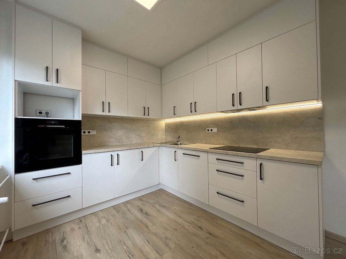 Byty, České Budějovice, 370 11