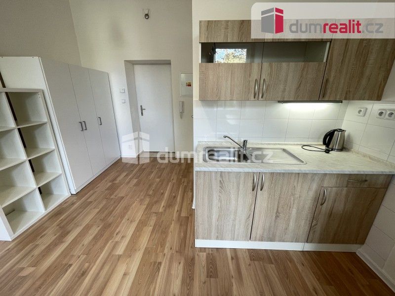 Pronájem byt 1+kk - Na Skalce, Praha, 25 m²