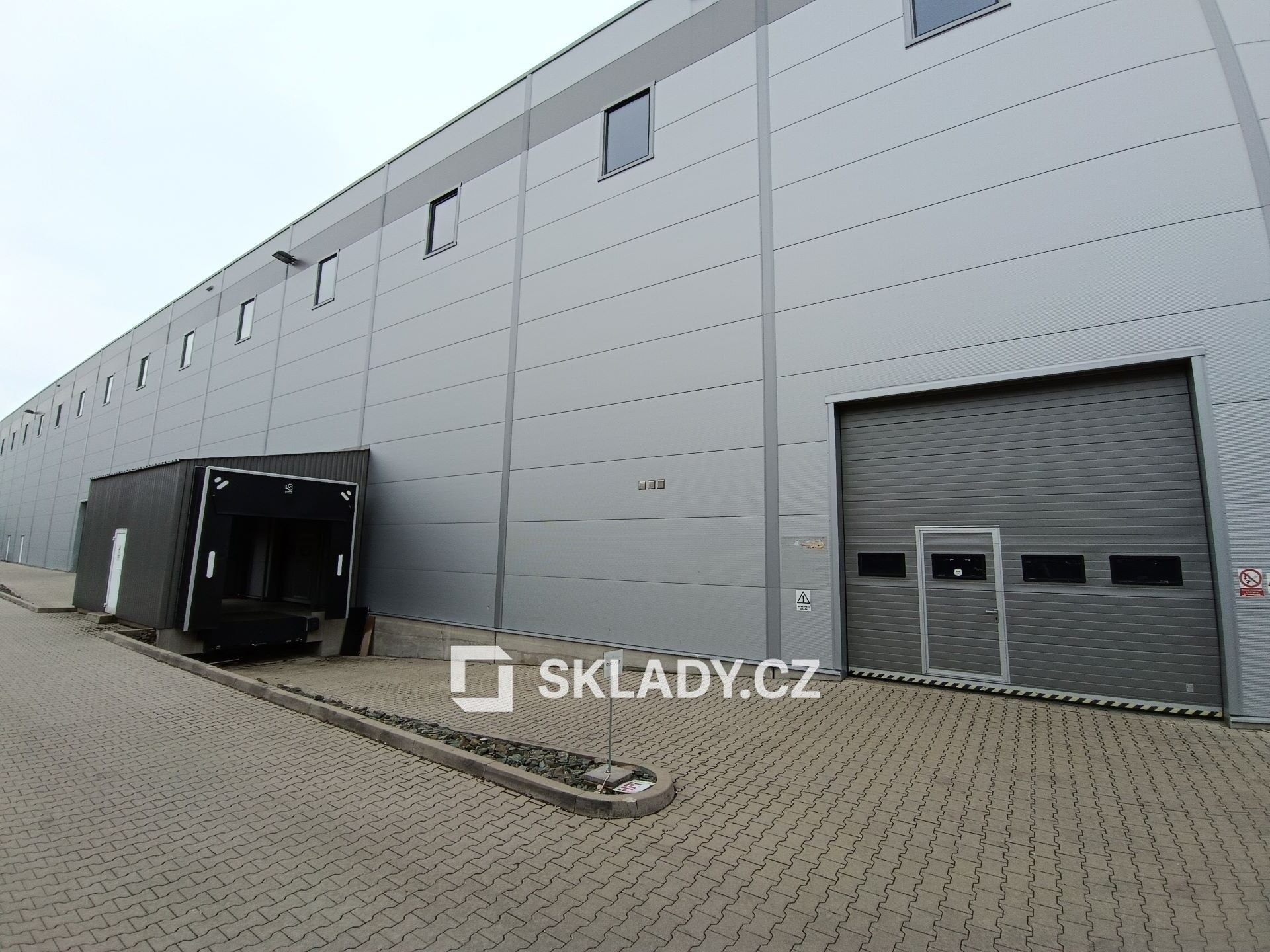 Sklady, Hradec Králové, 1 100 m²