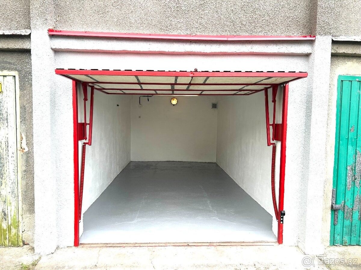 Garáže, Děčín, 405 02