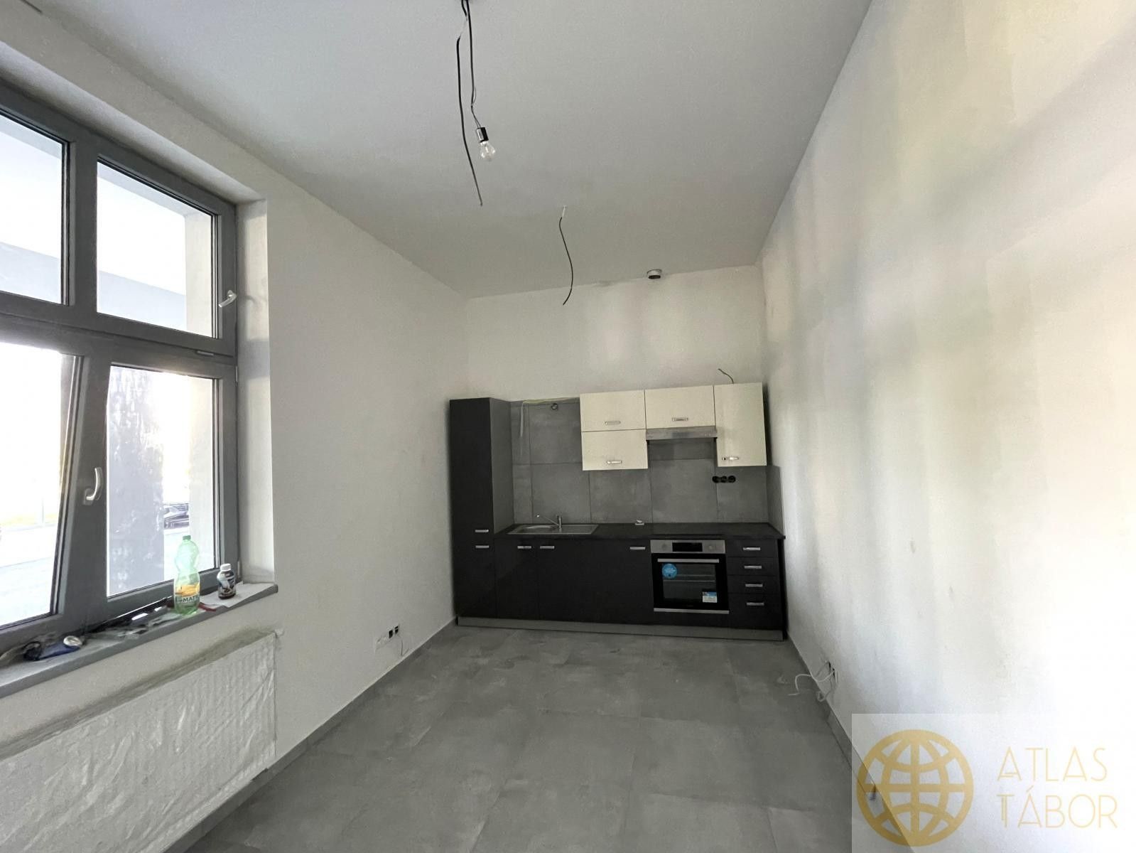 Pronájem byt 1+kk - Kpt. Jaroše, Tábor, 23 m²