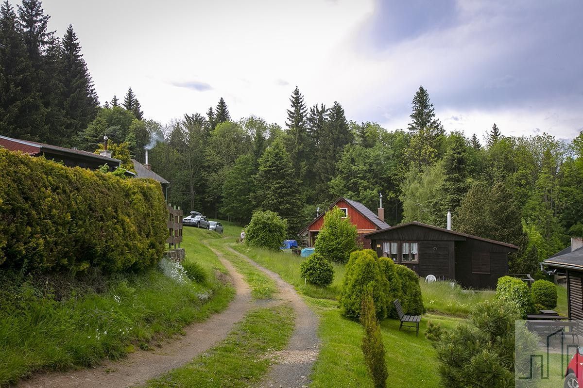 Prodej pozemek pro bydlení - Rašov, Klíny, 1 590 m²