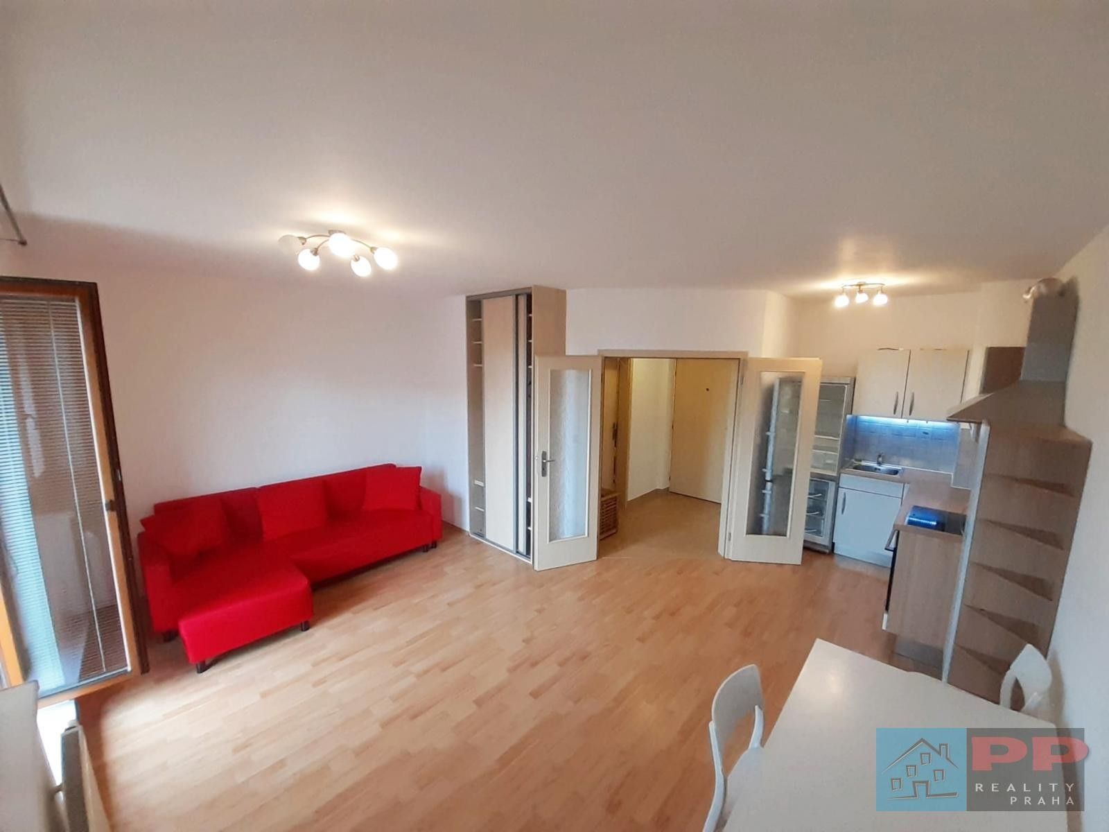 Prodej byt 1+kk - Hevlínská, Praha, 38 m²