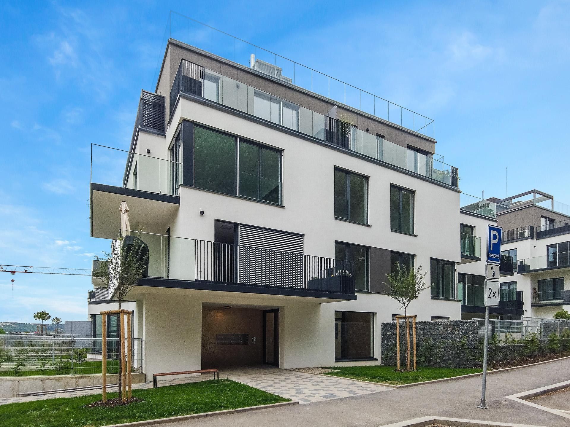 3+kk, Na pomezí, Praha, 93 m²