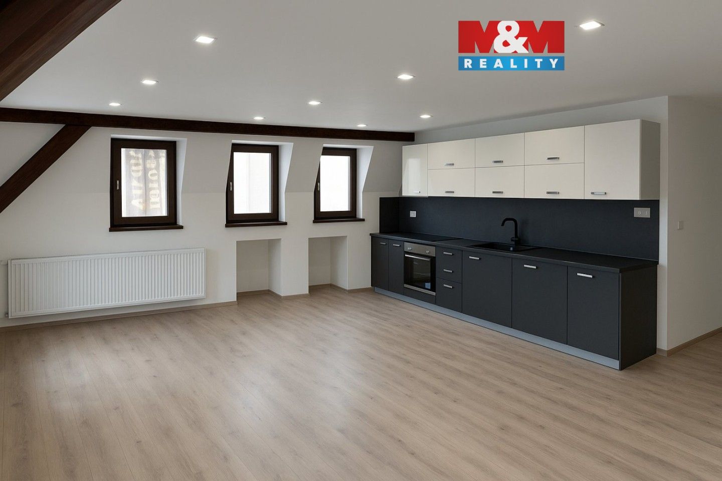 3+kk, náměstí Svobody, Šternberk, 75 m²