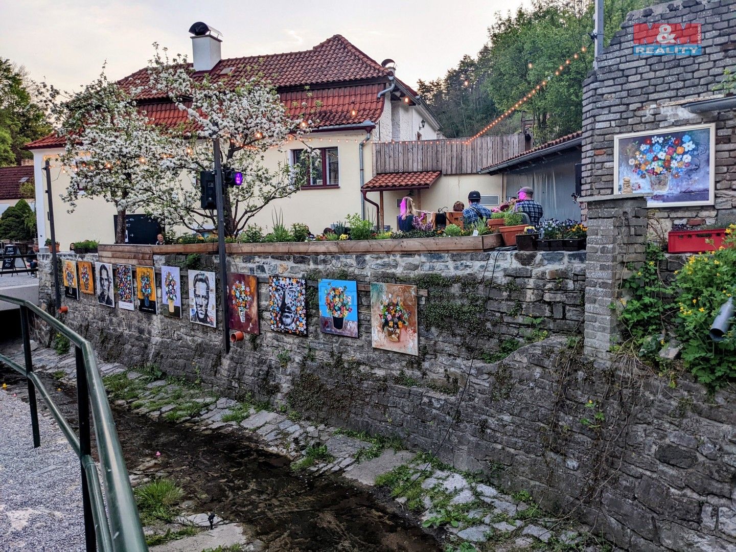 Pronájem restaurace - Karlštejn, 350 m²