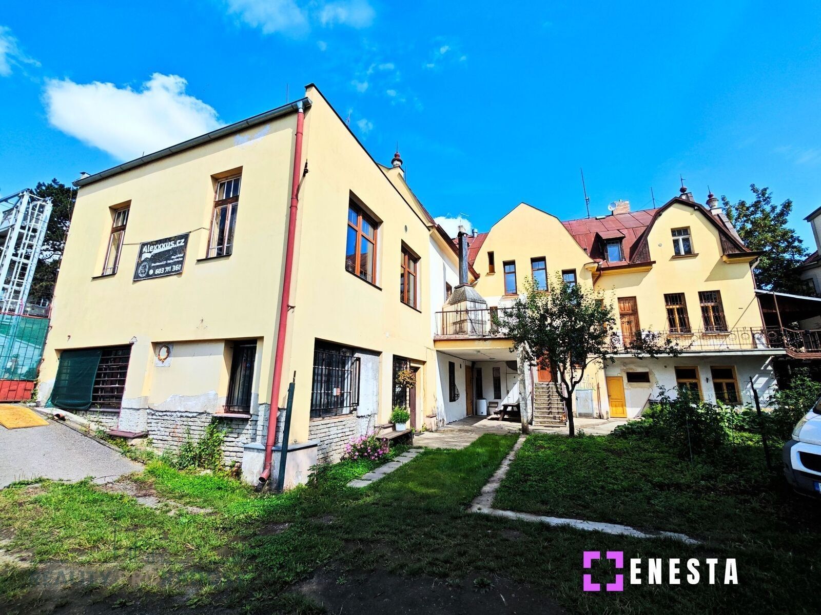 Prodej obchodní prostory - Dostihová, Praha, 814 m²