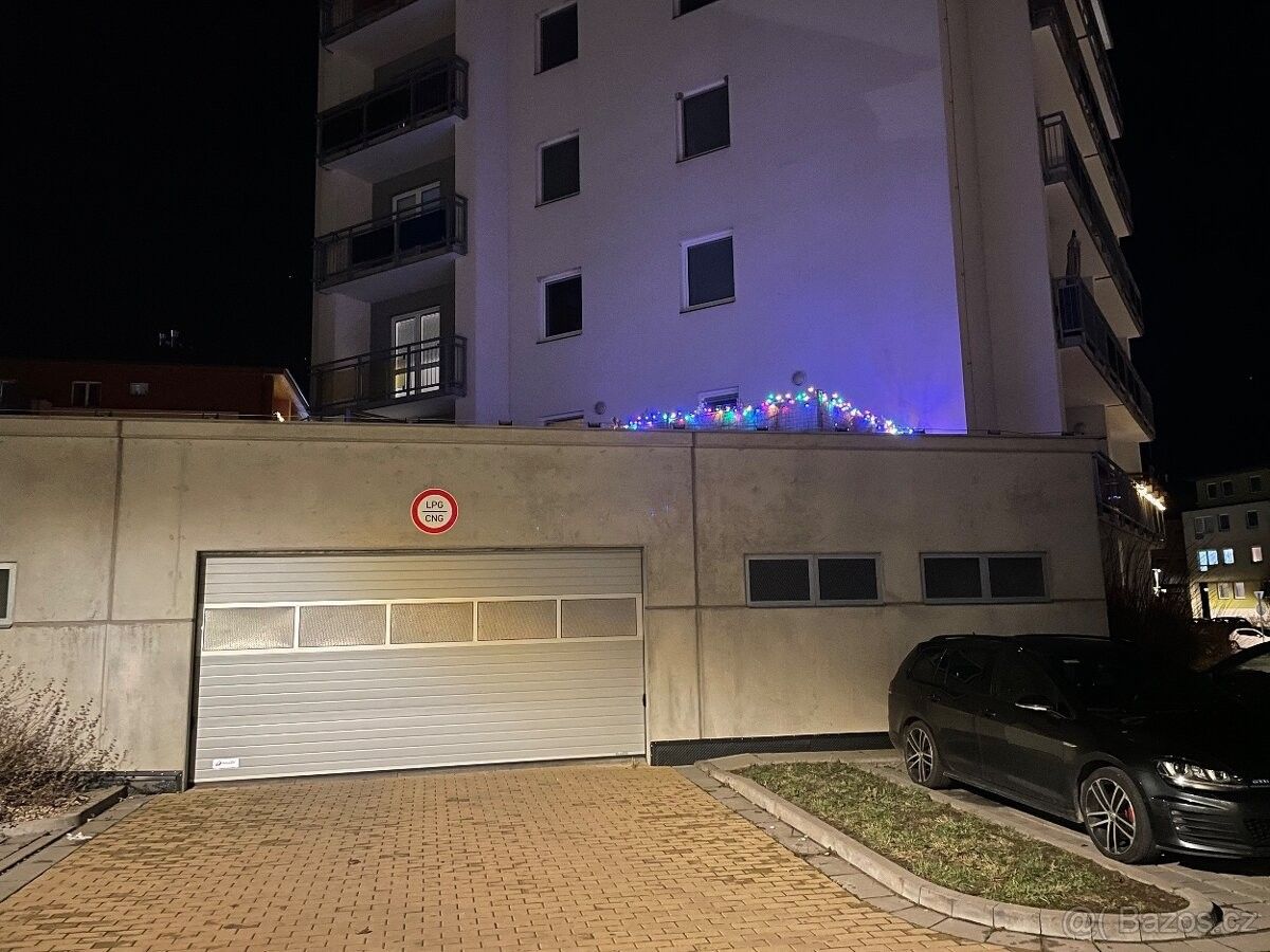 Garáže, Šlapanice u Brna, 664 51, 14 m²