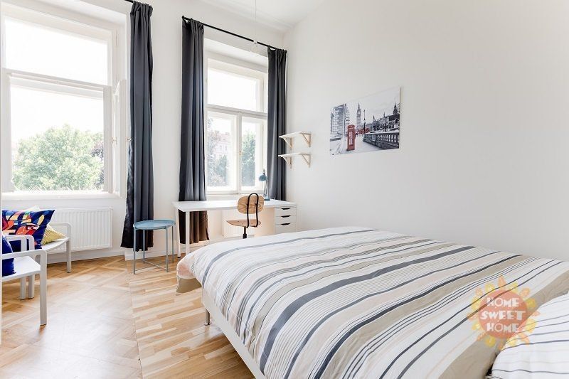 Byty, náměstí Kinských, Praha, 14 m²