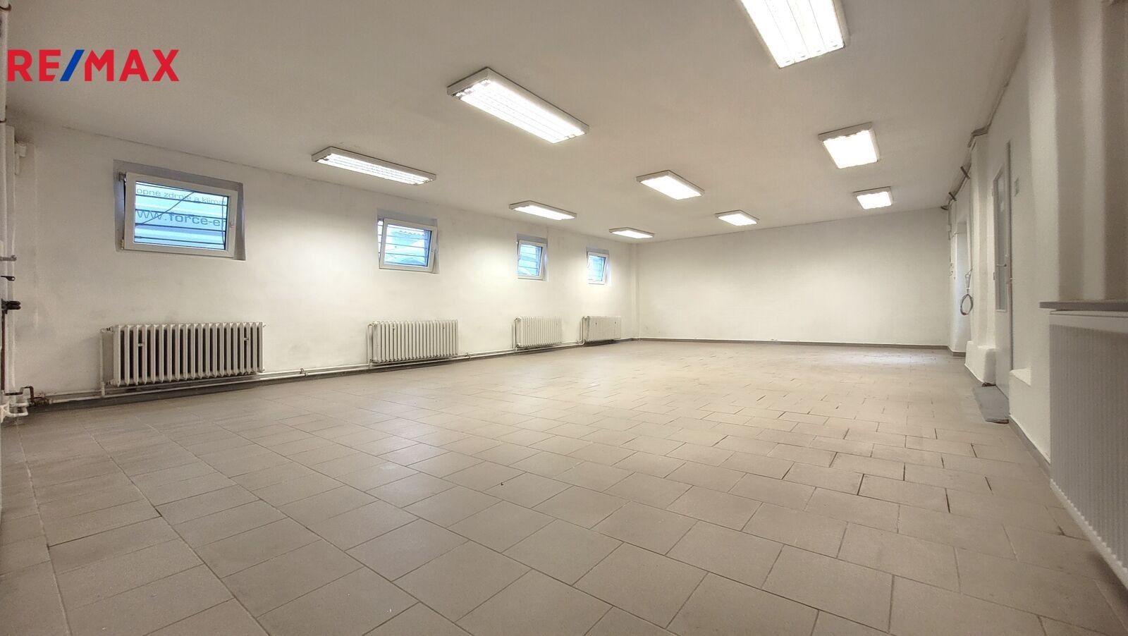 Pronájem obchodní prostory - Říční, Louny, 271 m²