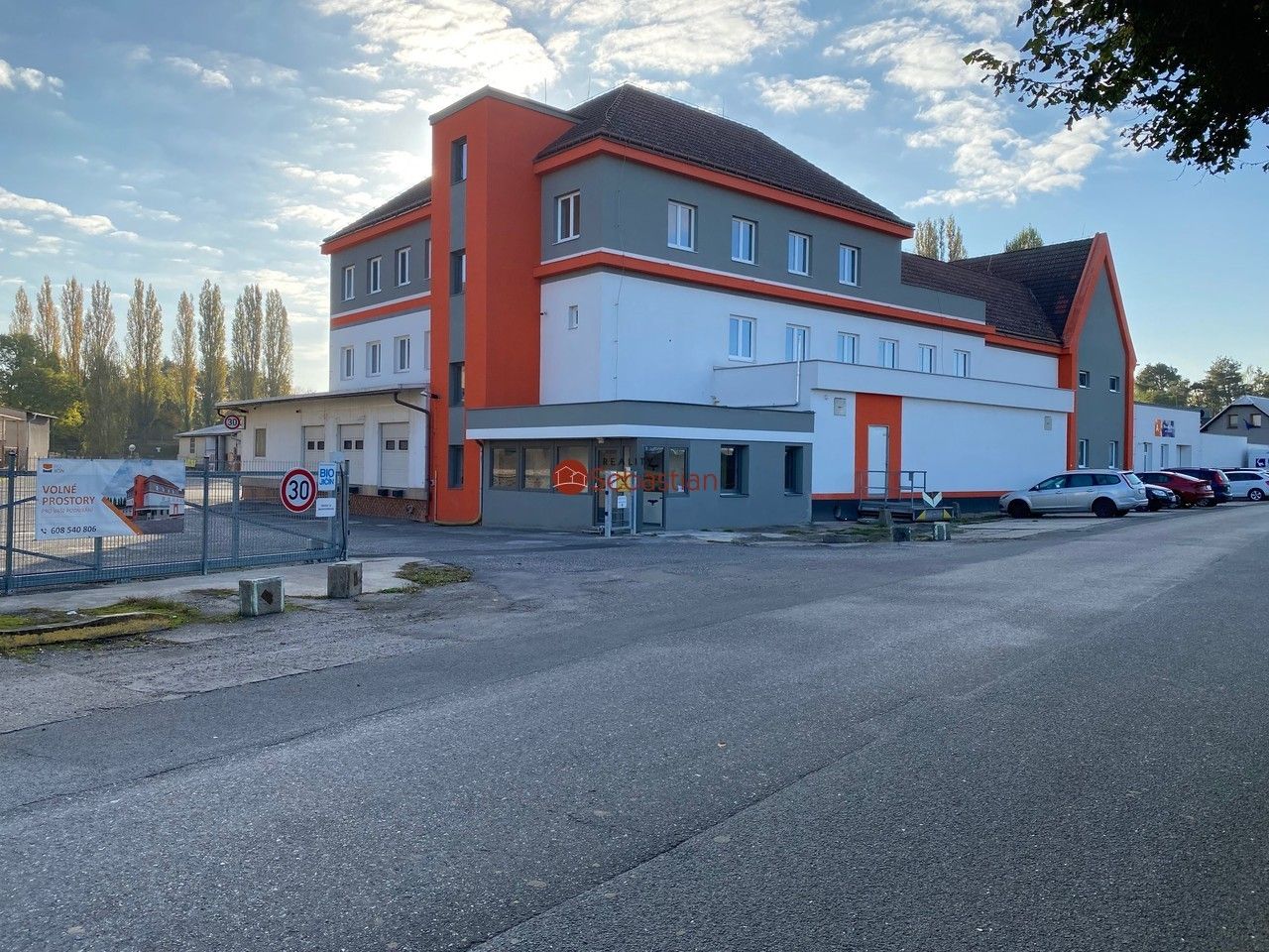 Pronájem výrobní prostory - Dělnická, Jičín, 151 m²