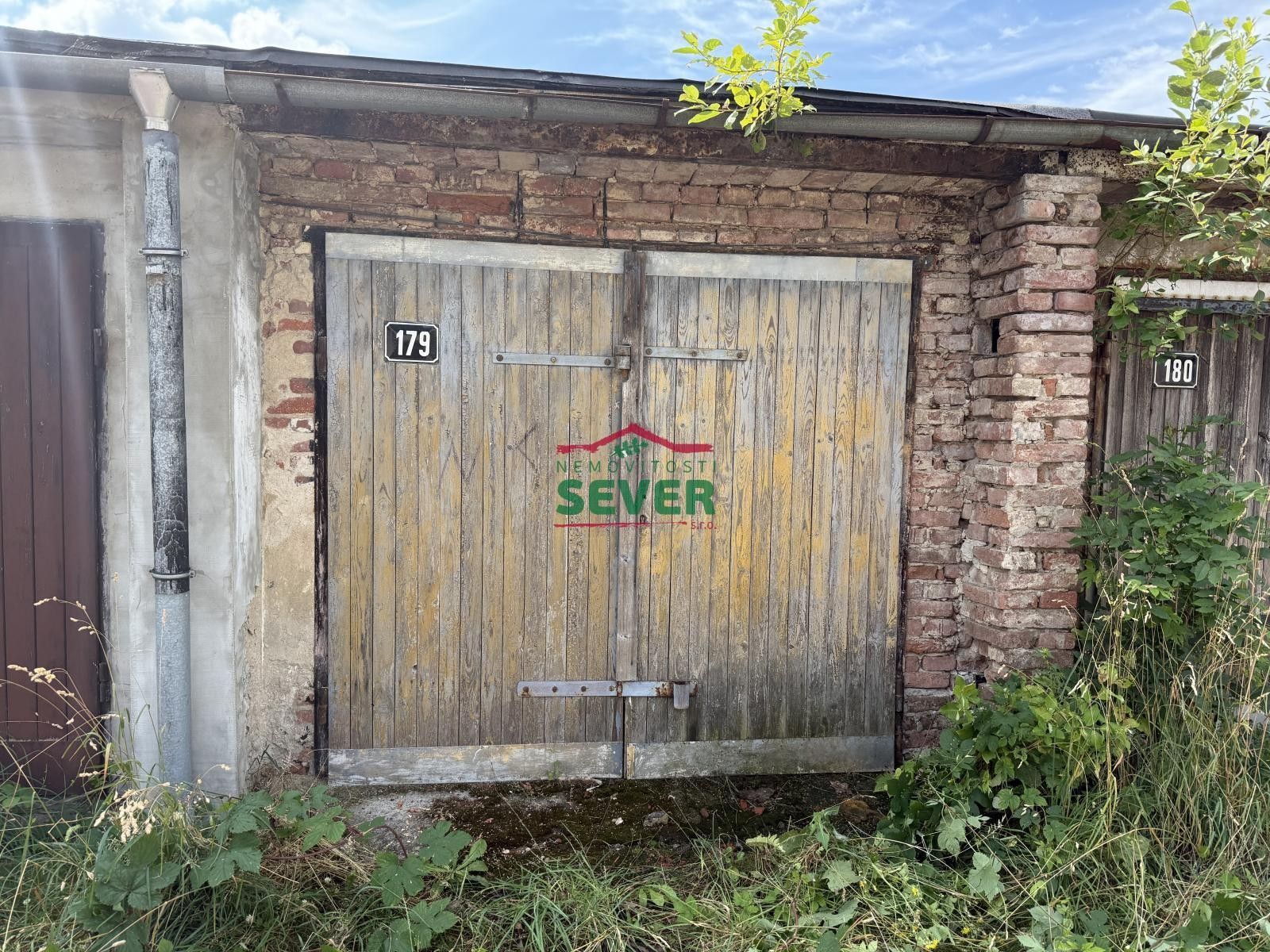 Garáže, Janov, Litvínov, 19 m²