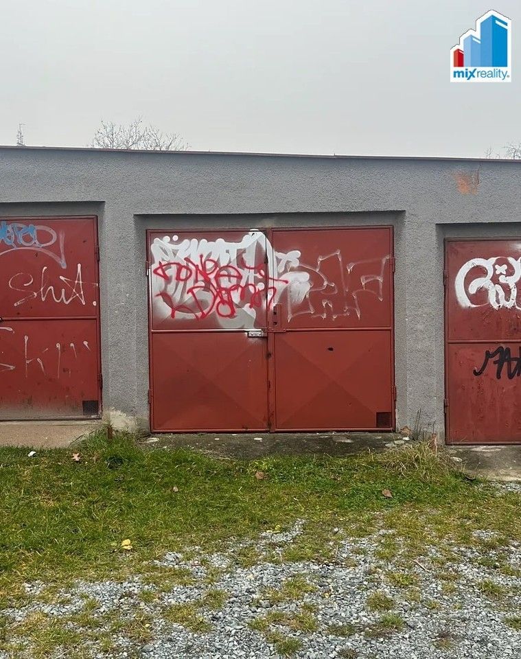 Garáže, Velenická, Plzeň, 17 m²