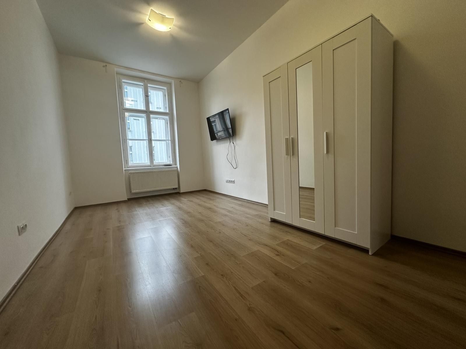 2+kk, Rumunská, Praha, 41 m²