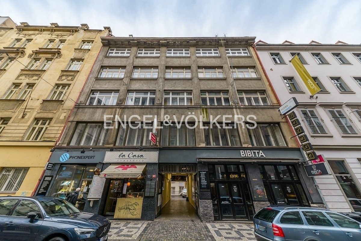 Pronájem kancelář - V jámě, Praha, 125 m²