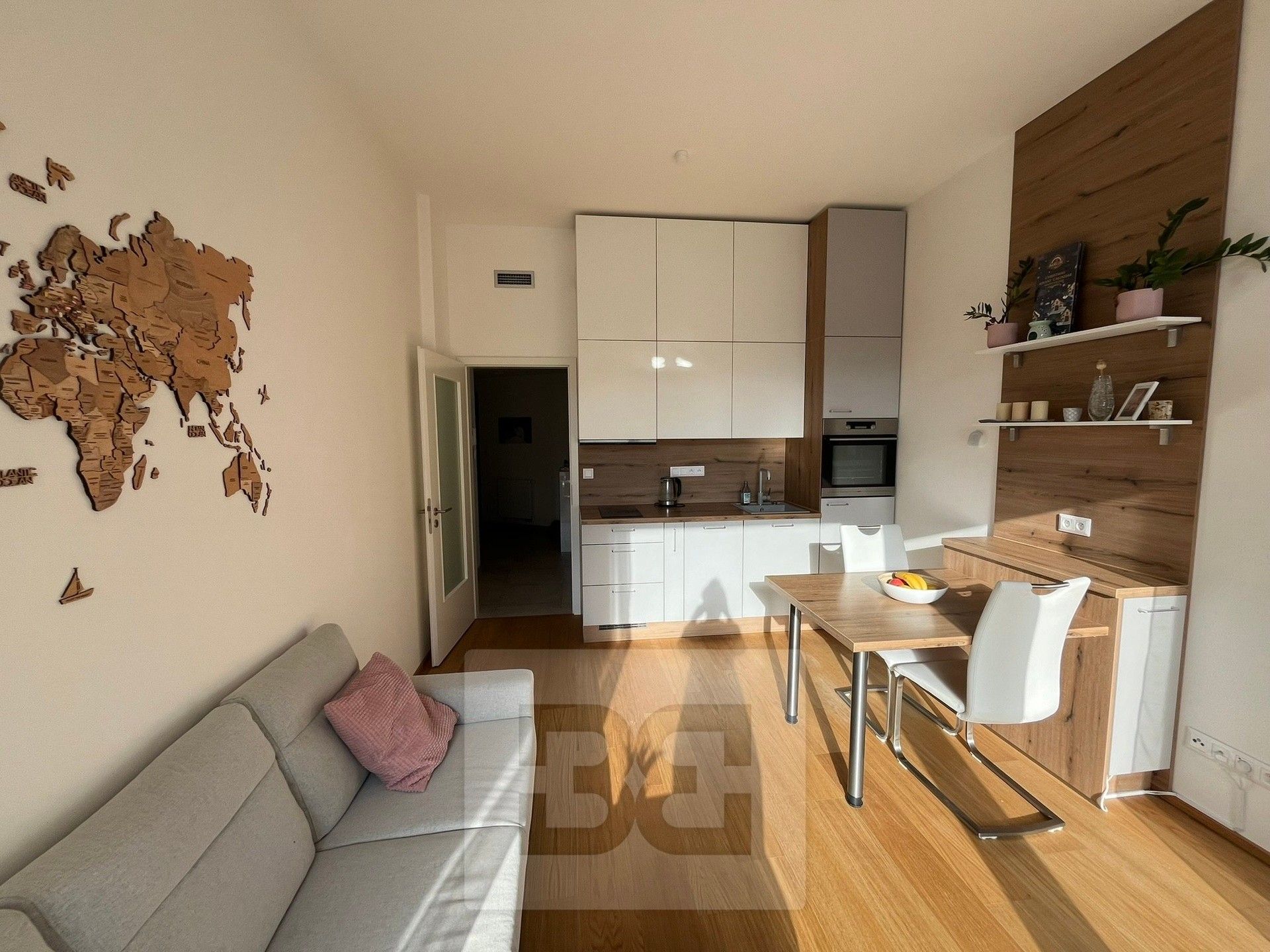 2+kk, Michelangelova, Praha, 46 m²