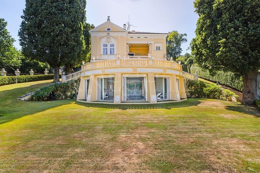 Prodej vila - Senohraby, 609 m²