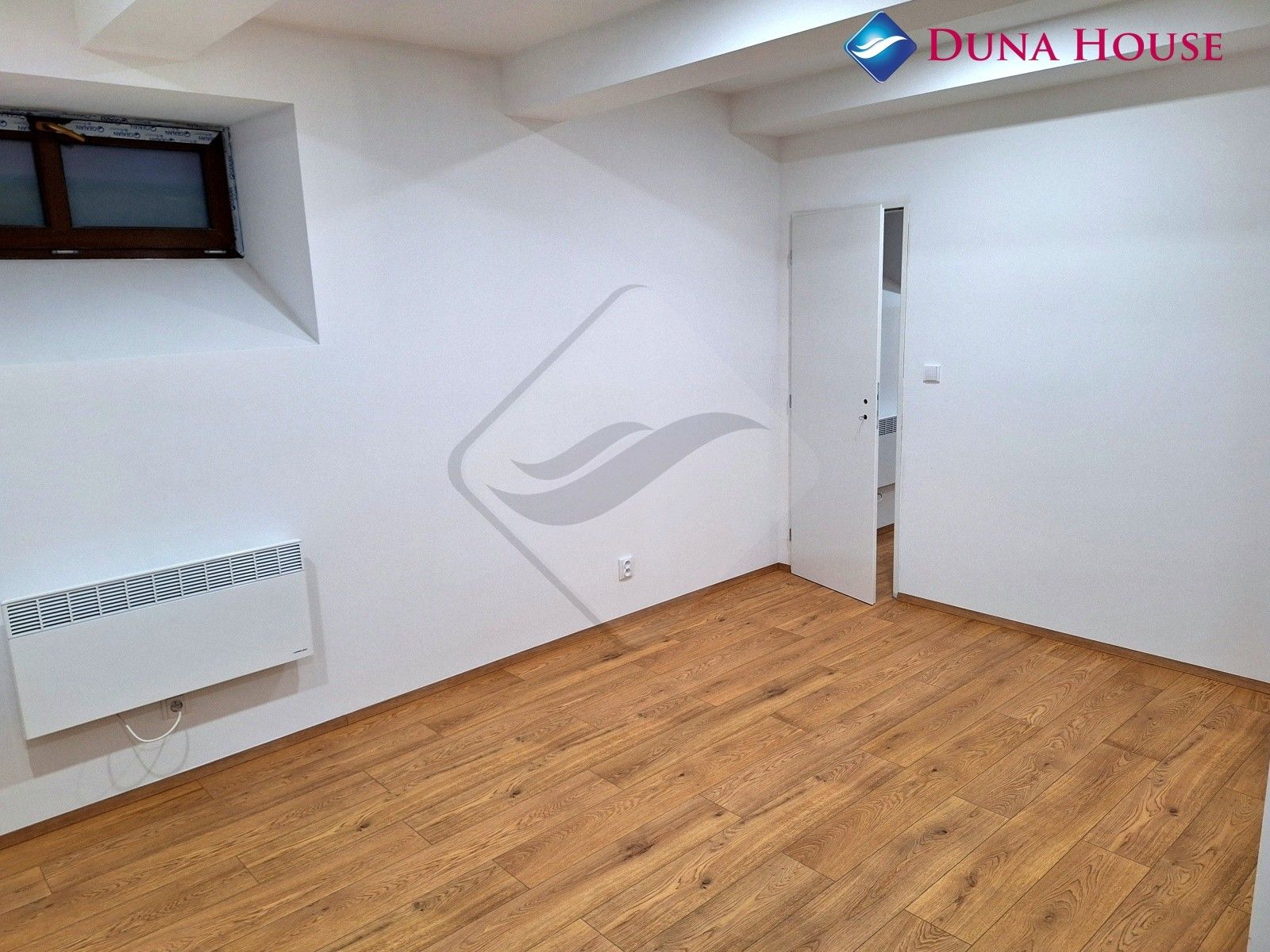 Pronájem byt 2+kk - Spolupráce, Praha, 35 m²