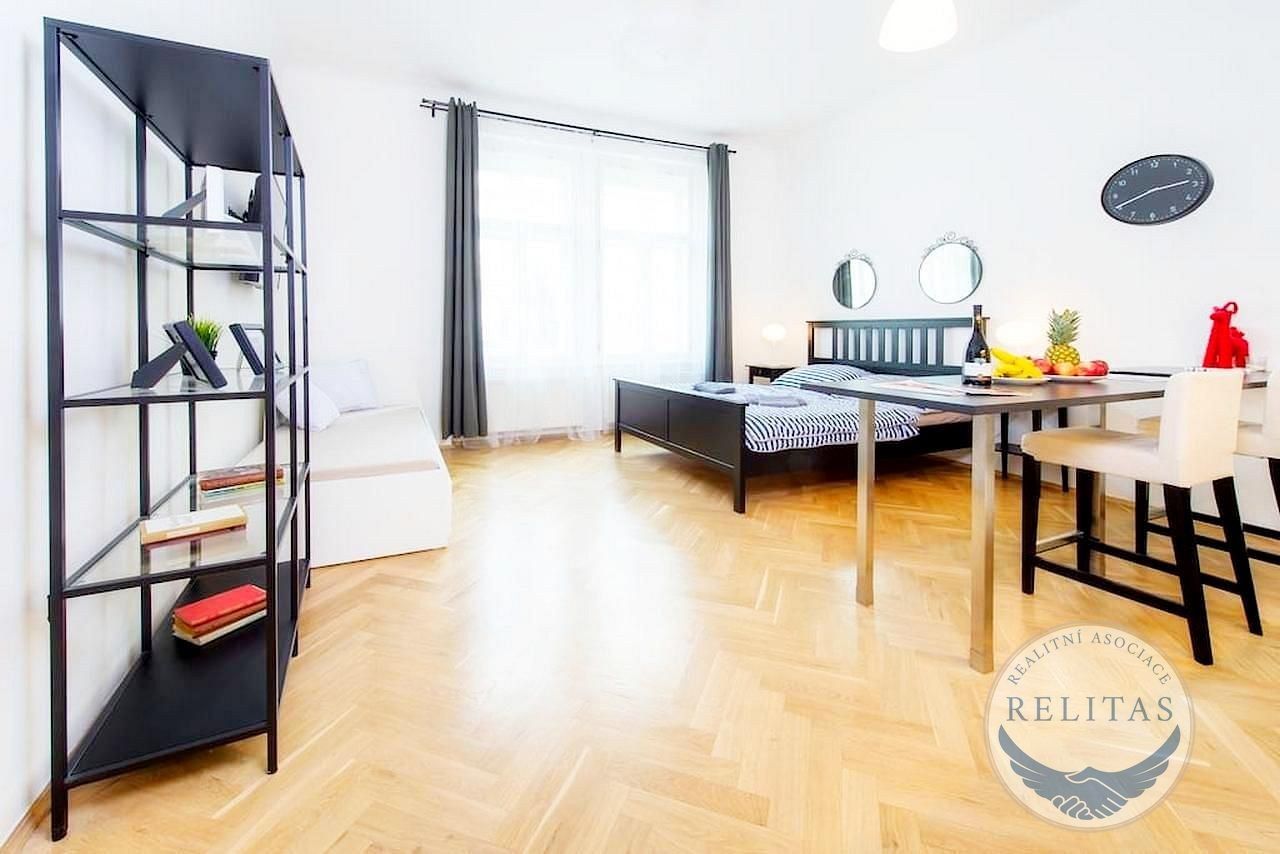 Prodej byt 1+kk - Velehradská, Praha, 35 m²