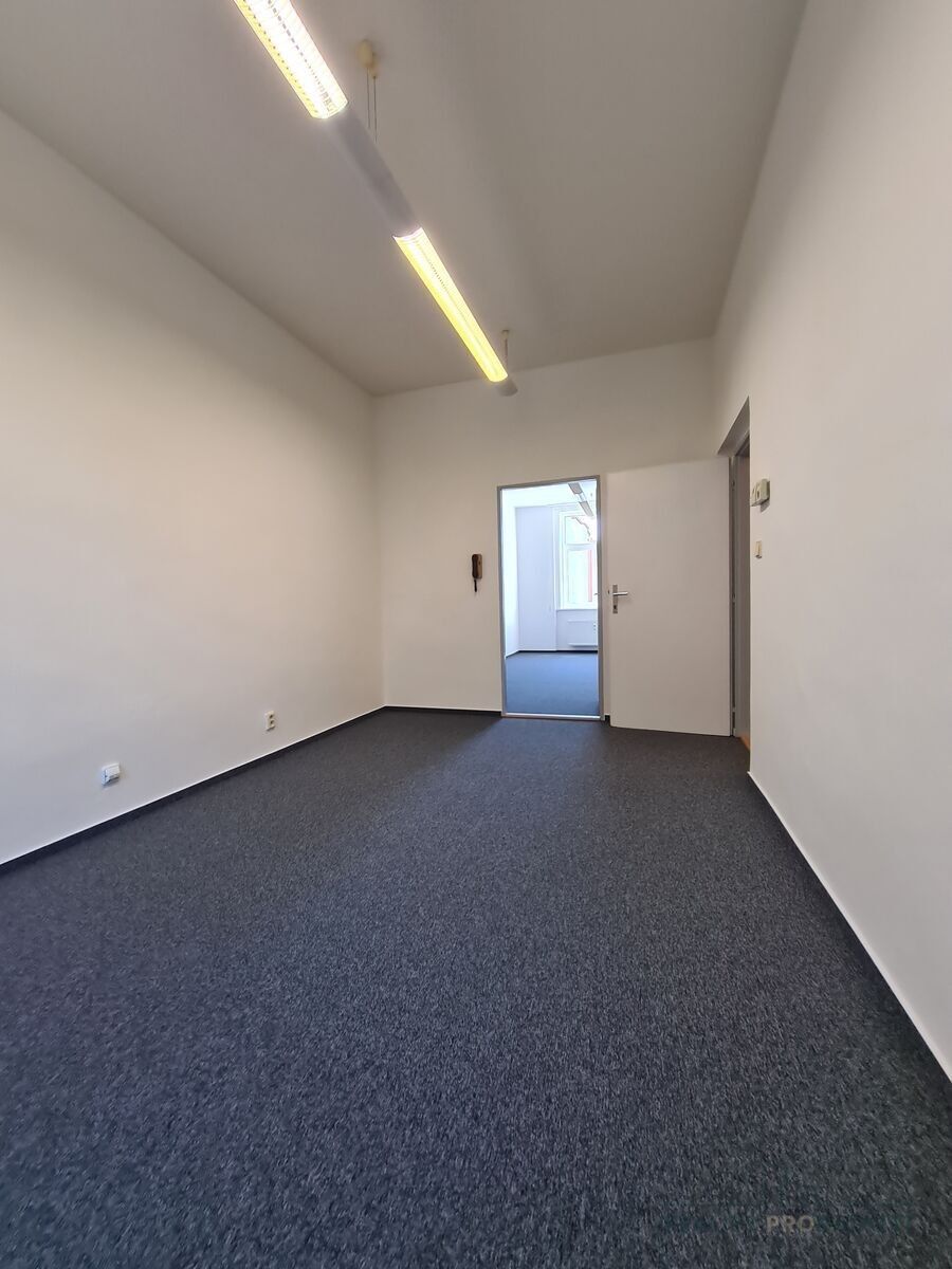 Pronájem kancelář - Na Pankráci, Praha, 74 m²