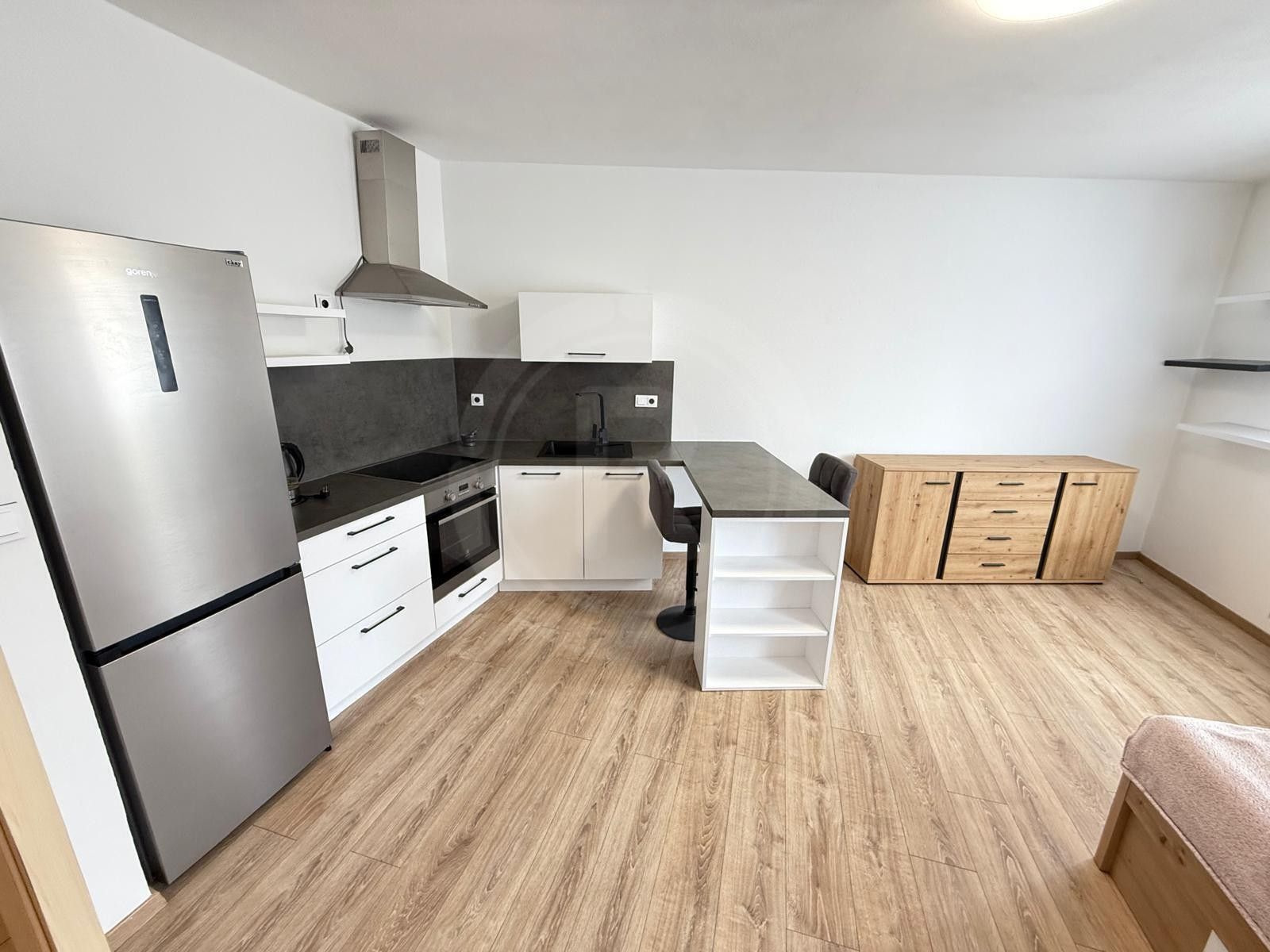 1+kk, náměstí Šimona Lomnického, Ševětín, 33 m²