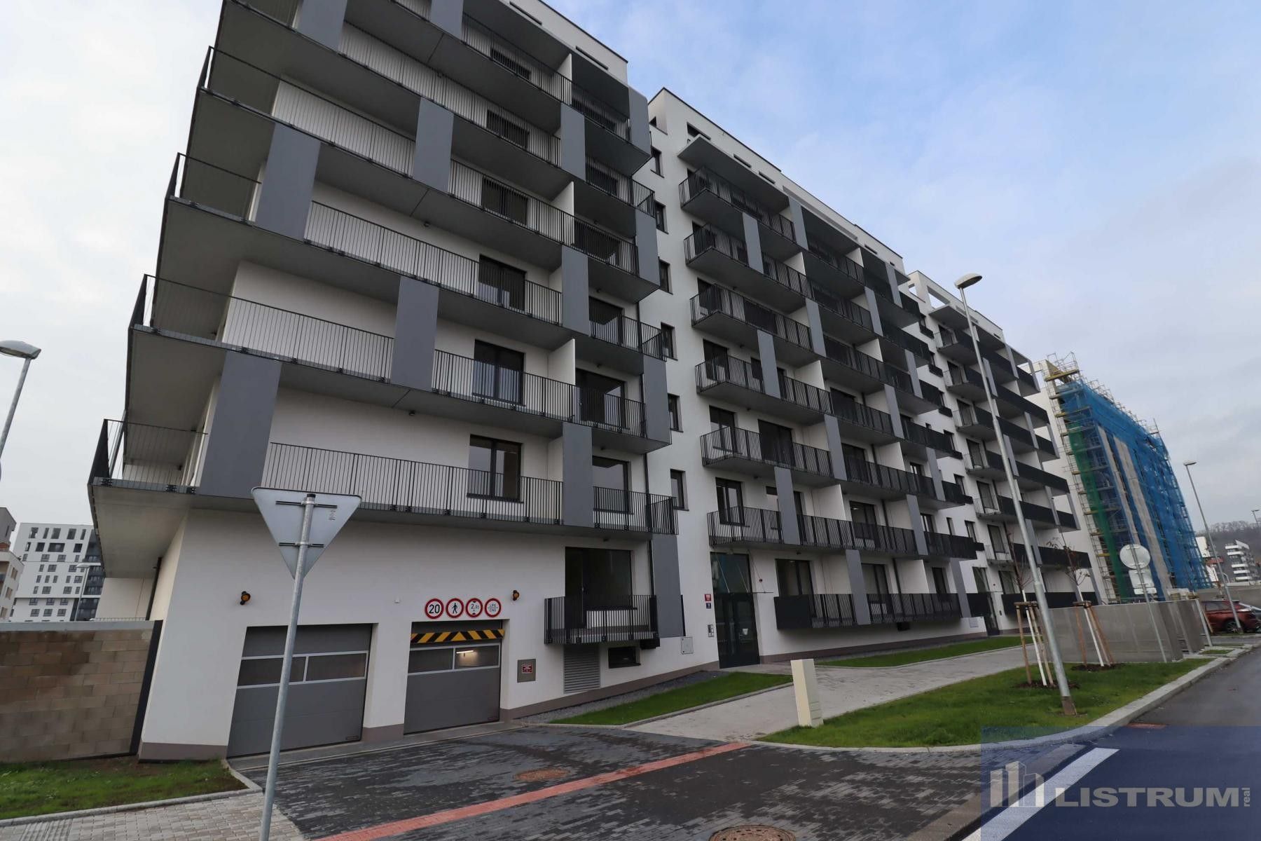 Pronájem byt 2+kk - Smržových, Praha, 59 m²