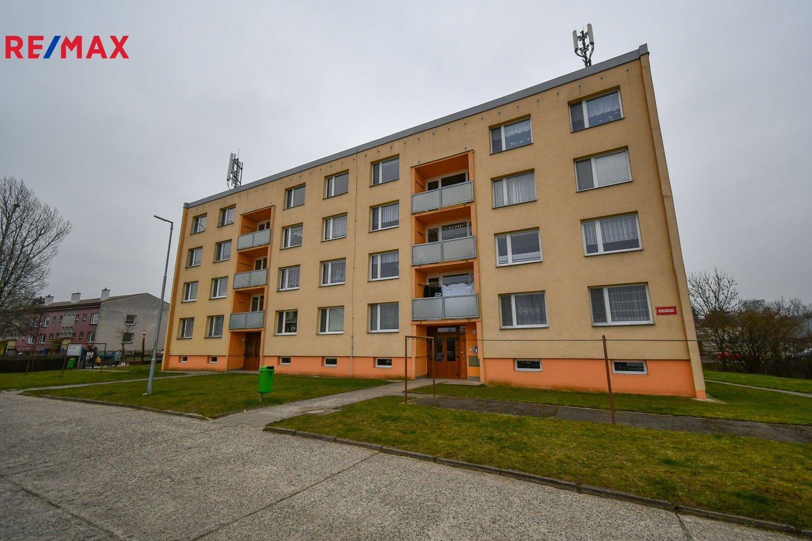 2+kk, Bodláková, Hoštka, 37 m²