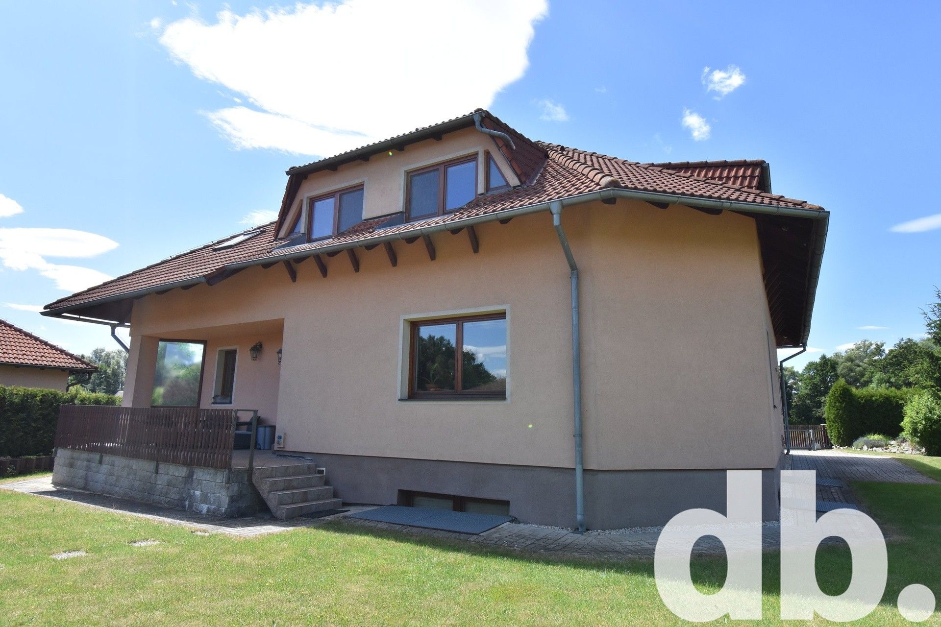 Rodinné domy, Lesov, Sadov, 366 m²