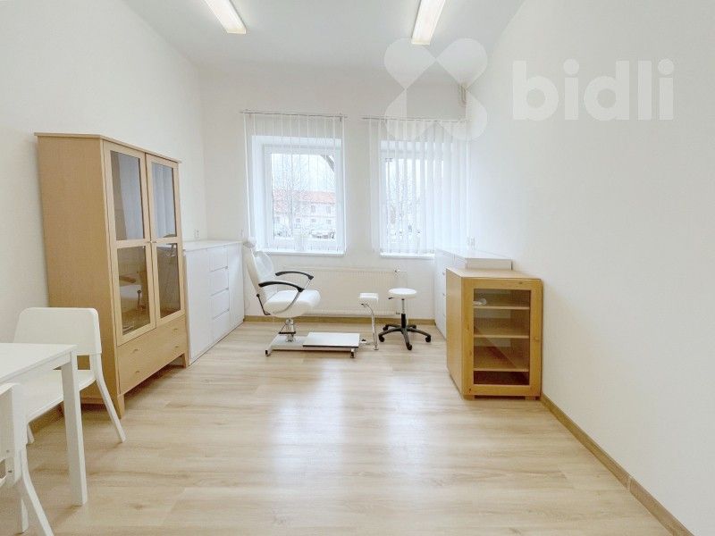 Obchodní prostory, Palackého nám., Třeboň, 16 m²