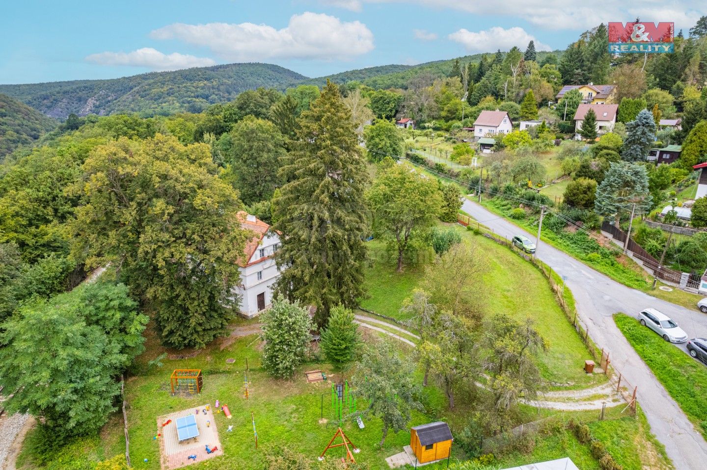 Rodinné domy, Luka pod Medníkem, Jílové u Prahy, 350 m²