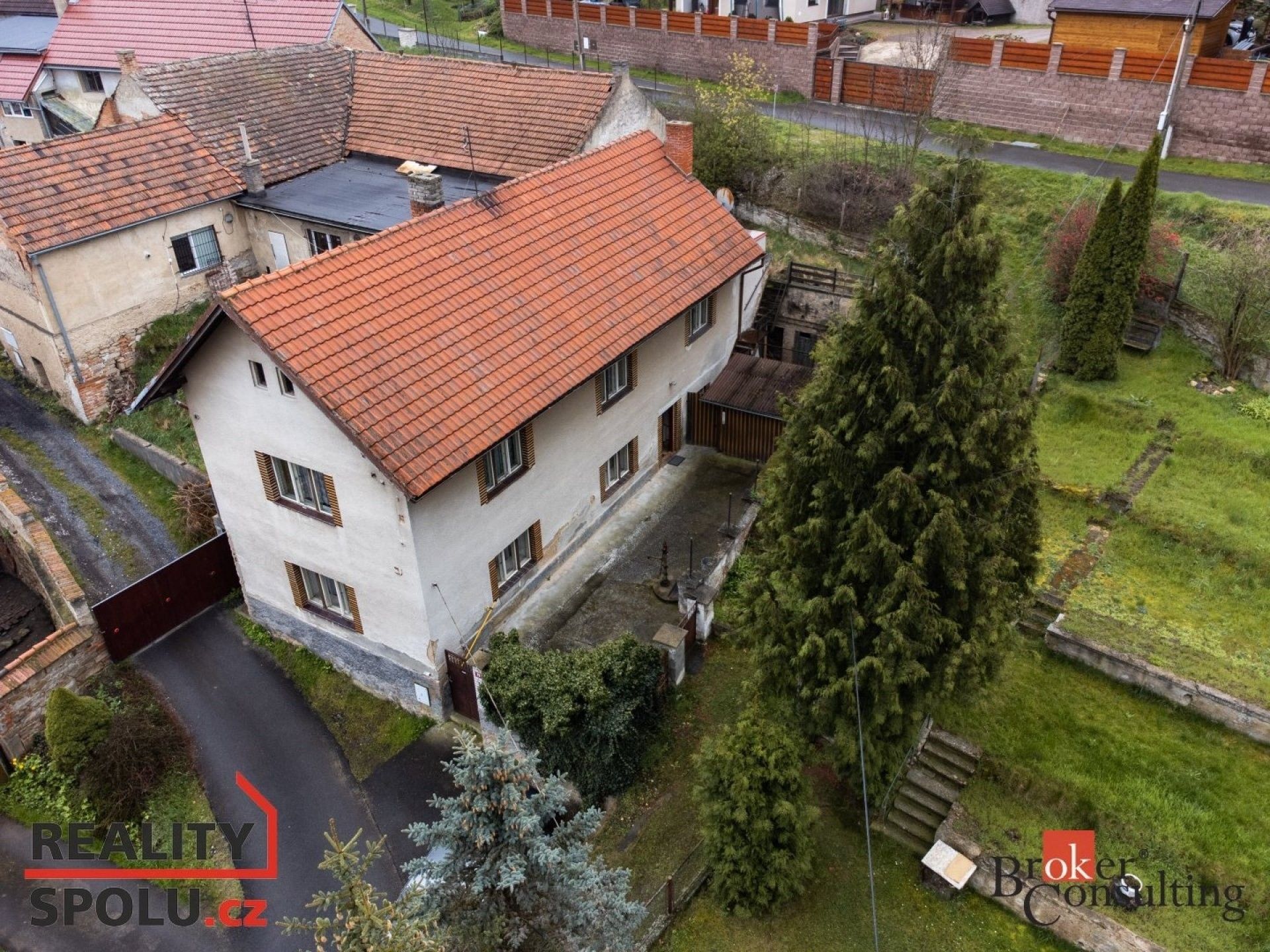 Rodinné domy, Slatina, 237 m²