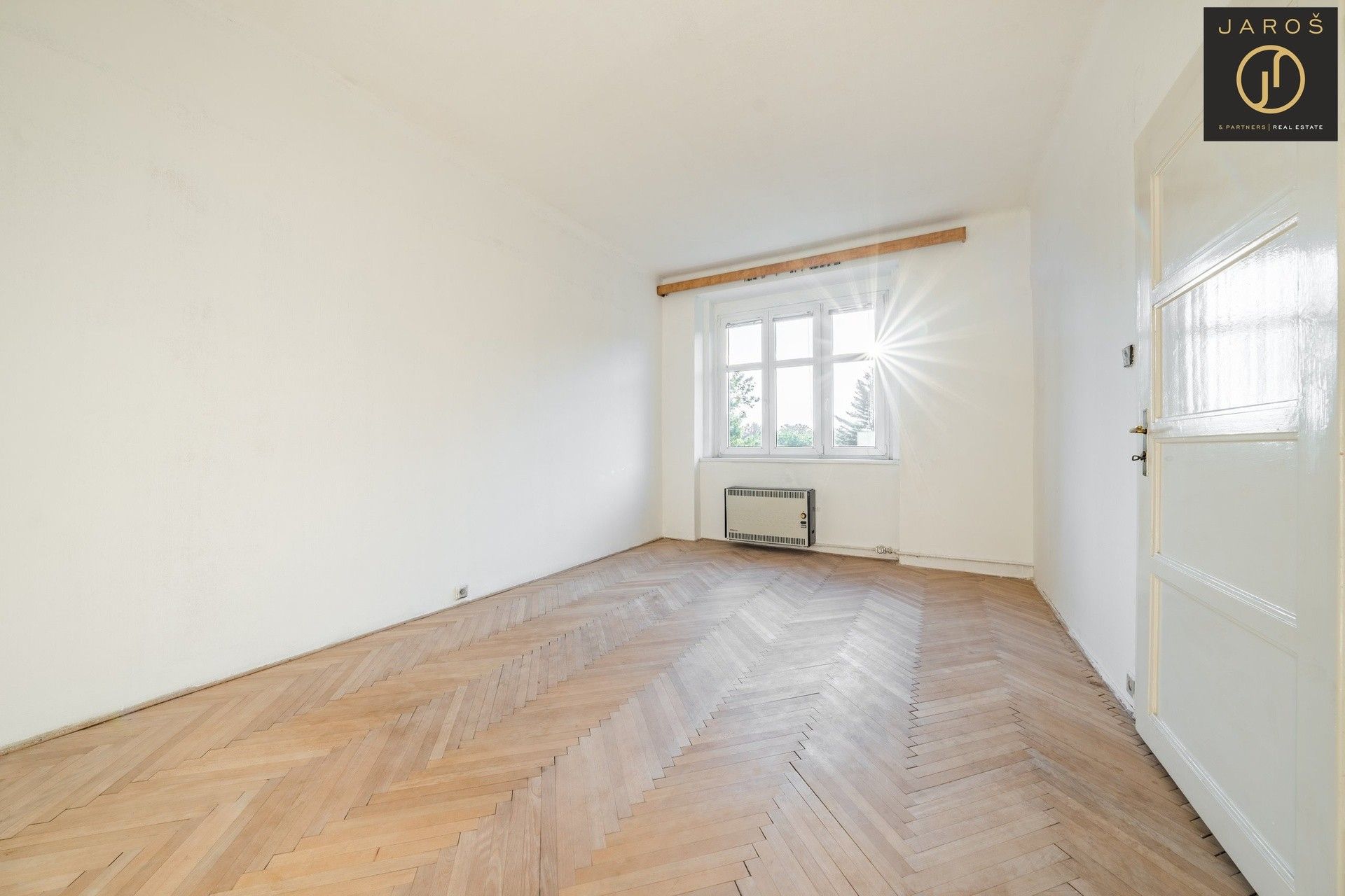 2+kk, Černokostelecká, Praha, 52 m²