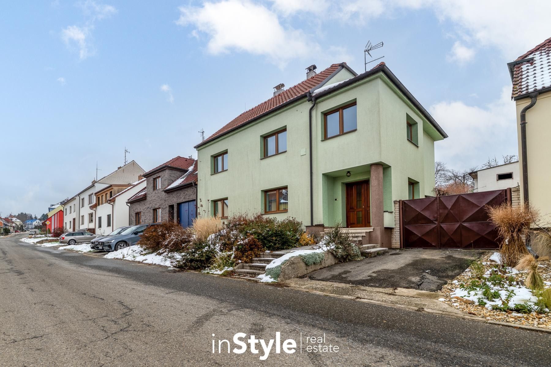 Rodinné domy, Modrá, 197 m²