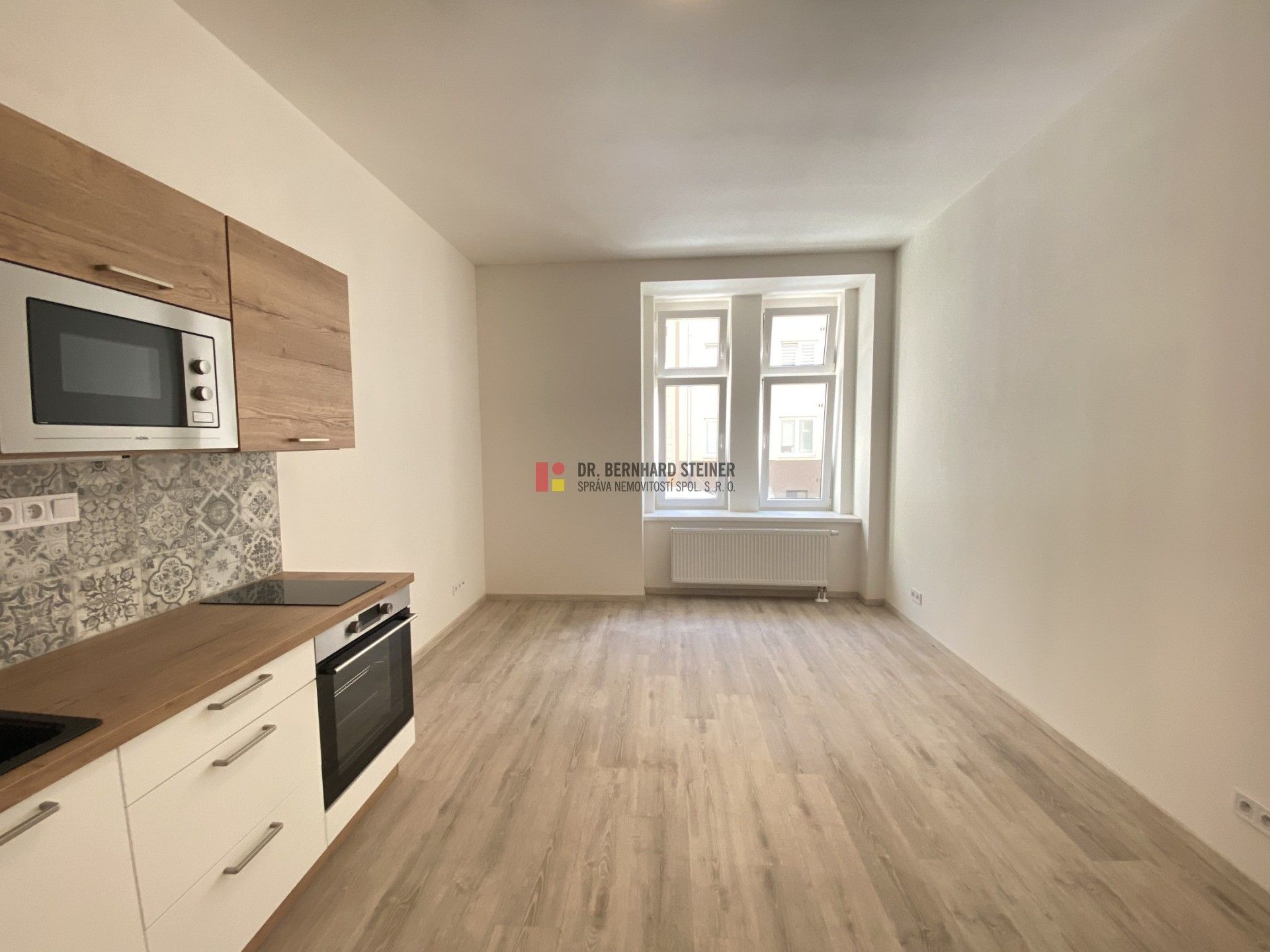 Pronájem byt 2+kk - V zahradách, Praha, 47 m²