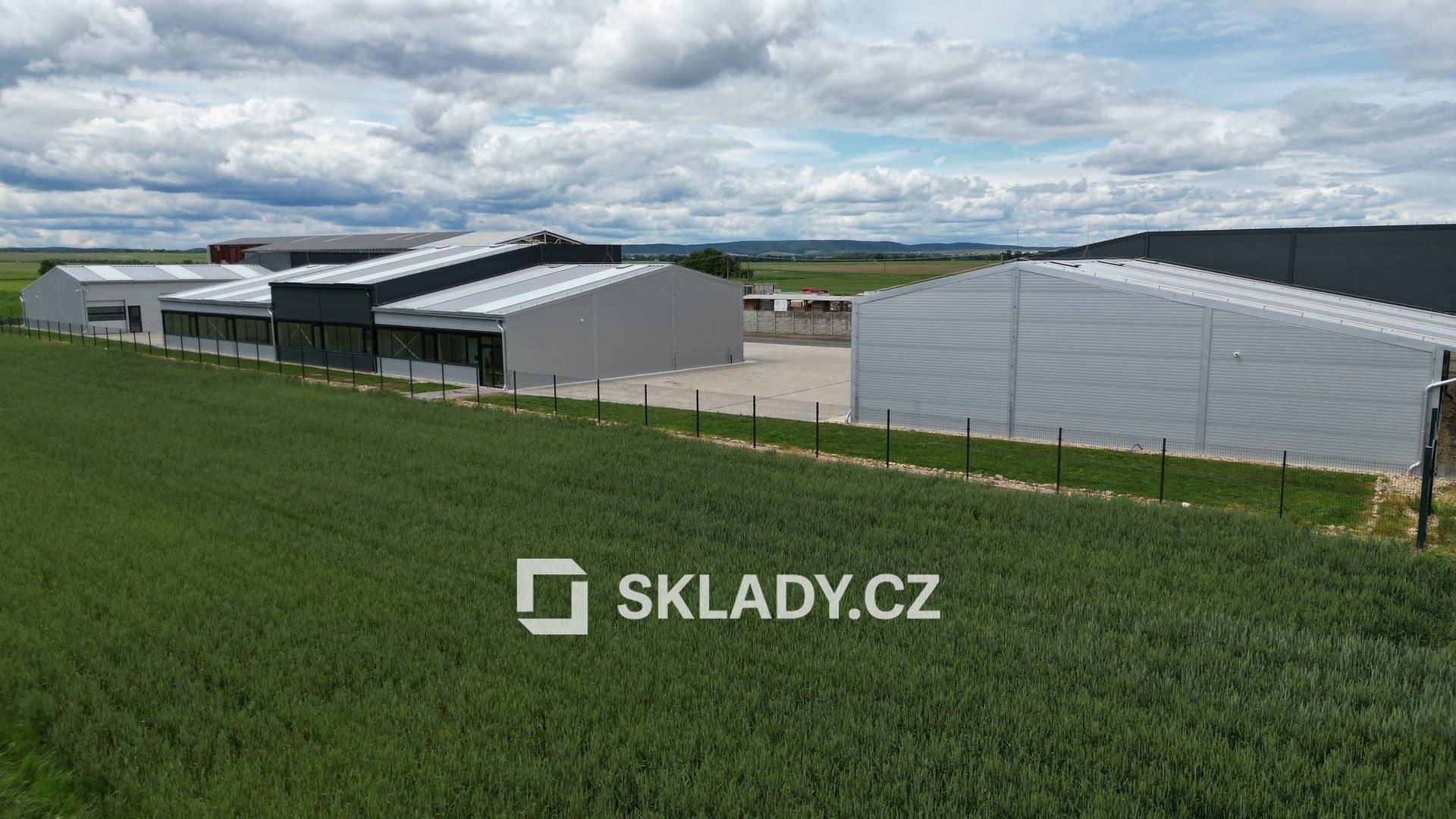 Pronájem sklad - Cvrčovice, 550 m²