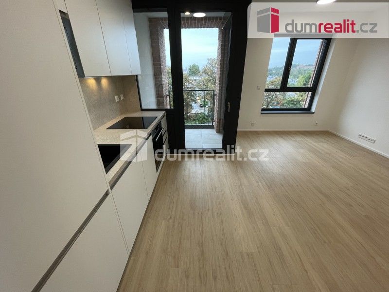 1+kk, U Lihovaru,Praha 5, 32 m²