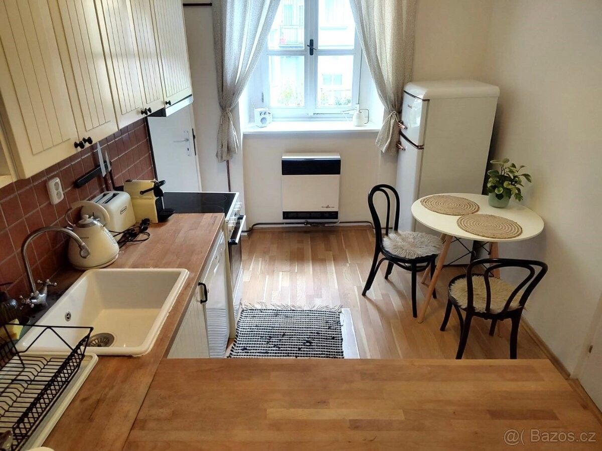 Pronájem byt 1+1 - Praha, 180 00, 40 m²