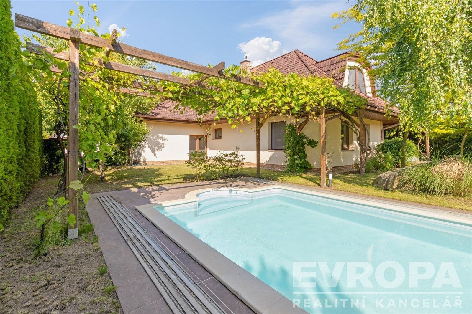 Rodinné domy, U Lesa, Sulice, 272 m²