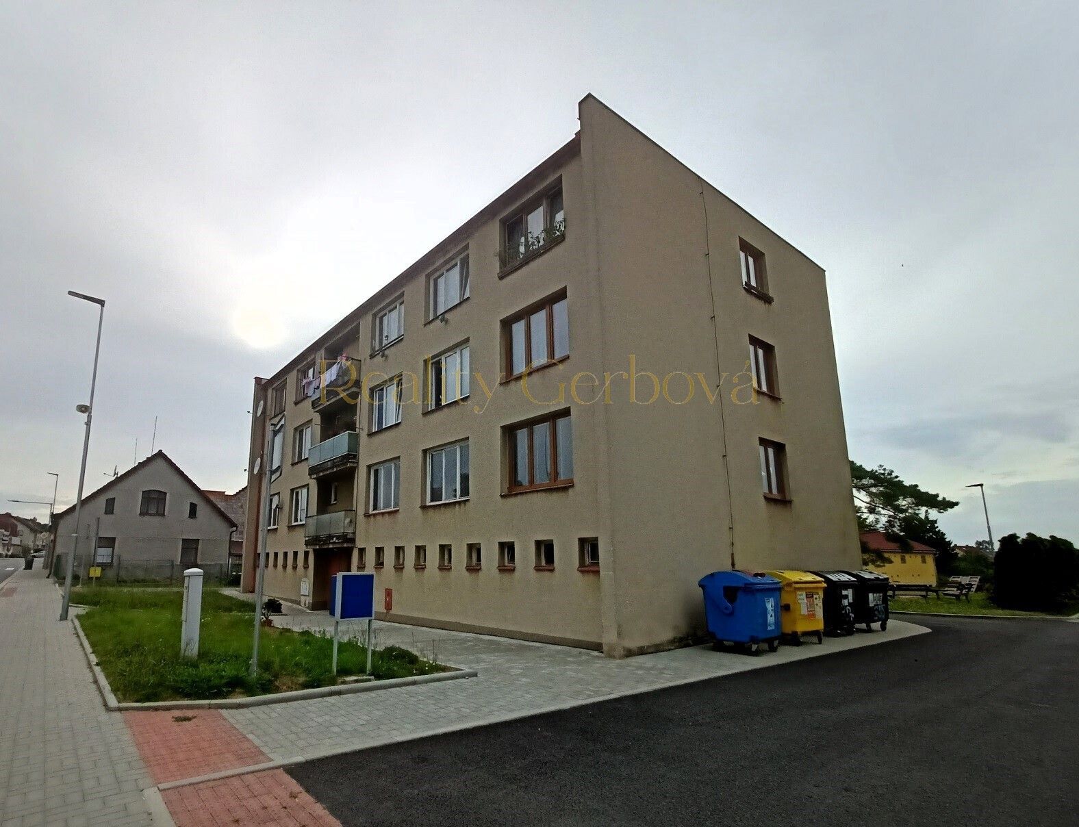 3+1, Hradecká, Kunžak, 70 m²