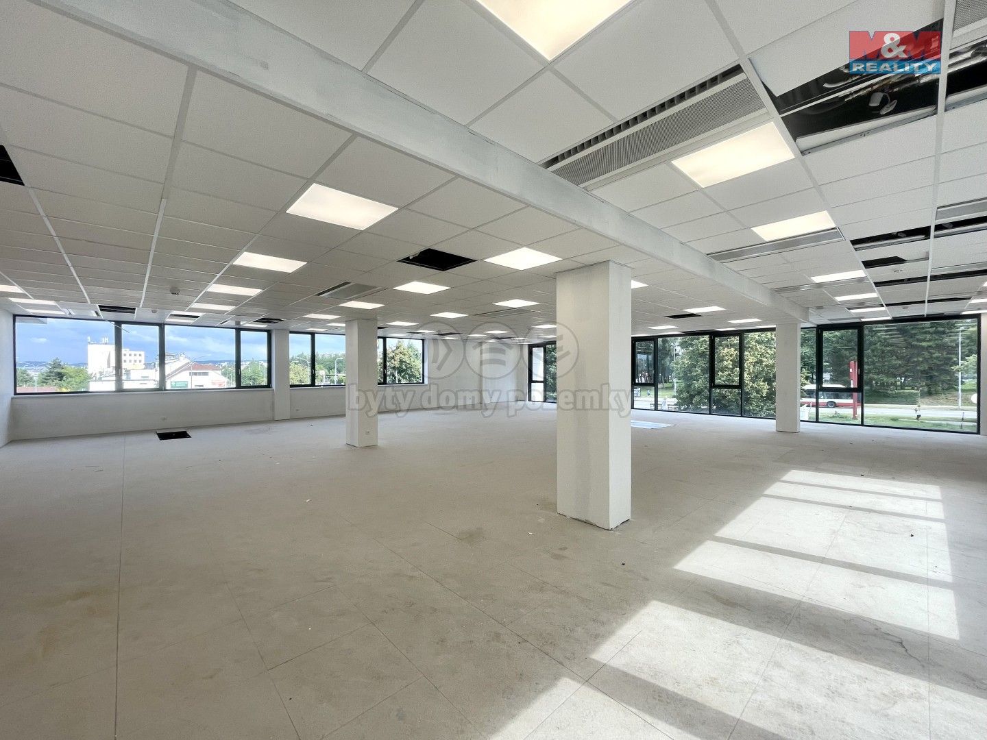 Obchodní prostory, Okružní, Brno, 275 m²