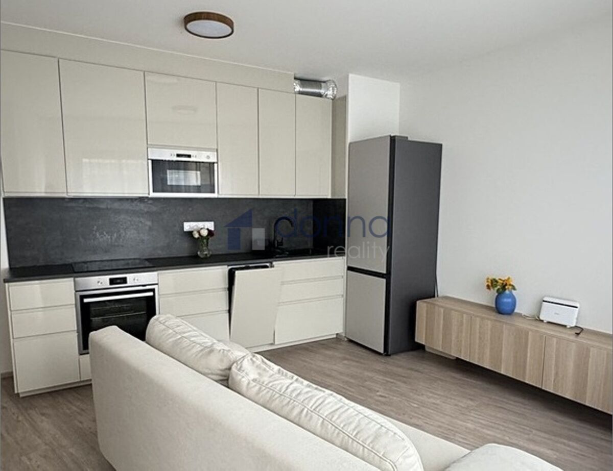 Pronájem byt 2+kk - Drahňovická,Praha, 44 m²