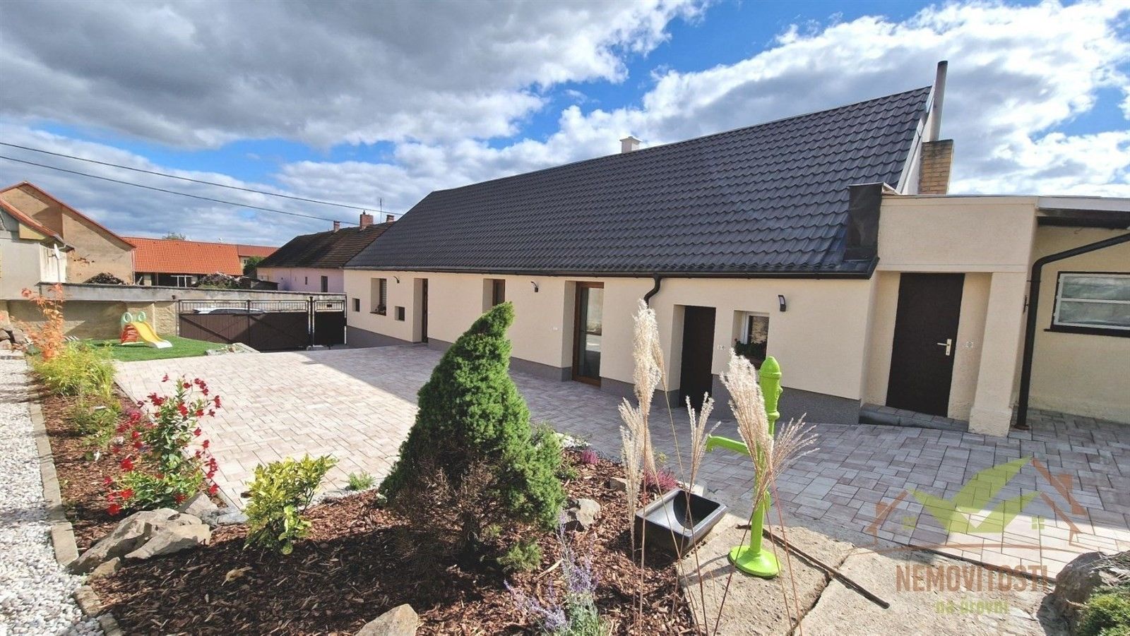 Prodej dům - V. Brožíka, Dýšina, 210 m²