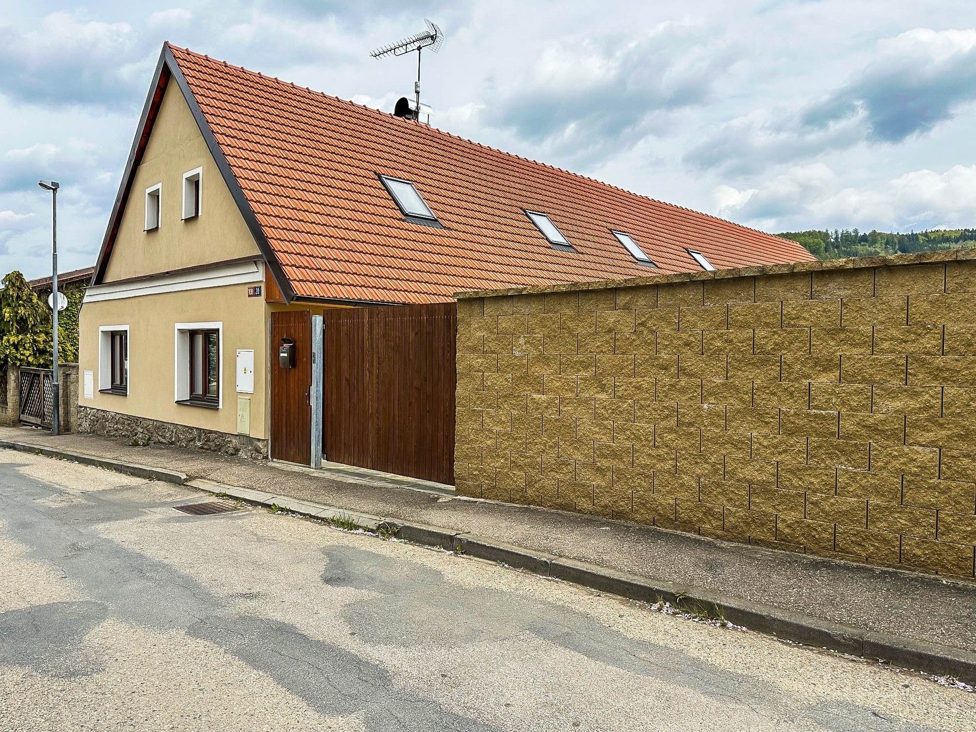 Výrobní prostory, Kaplířova, Votice, 330 m²