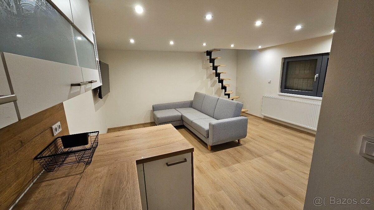 Chaty, Kuřim, 664 34