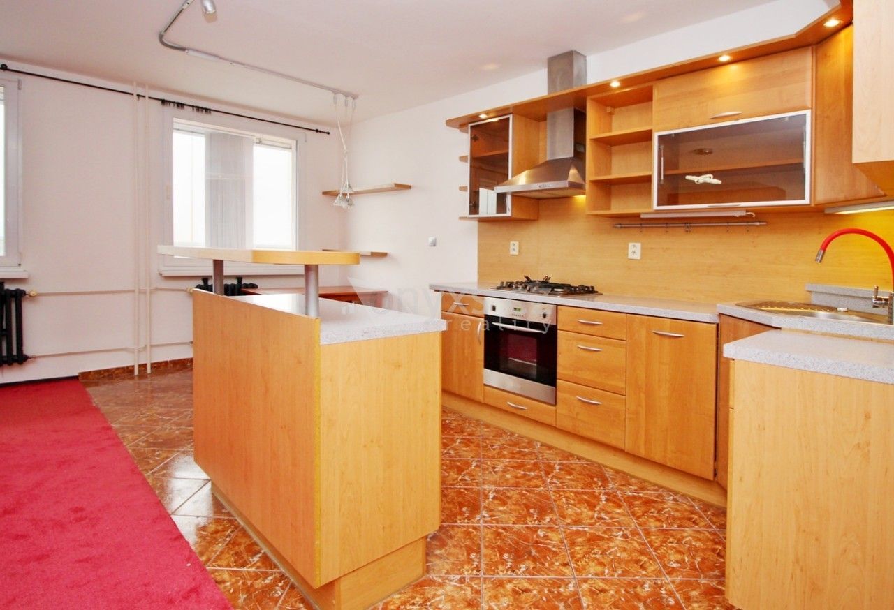 3+kk, Veronské nám., Praha, 75 m²