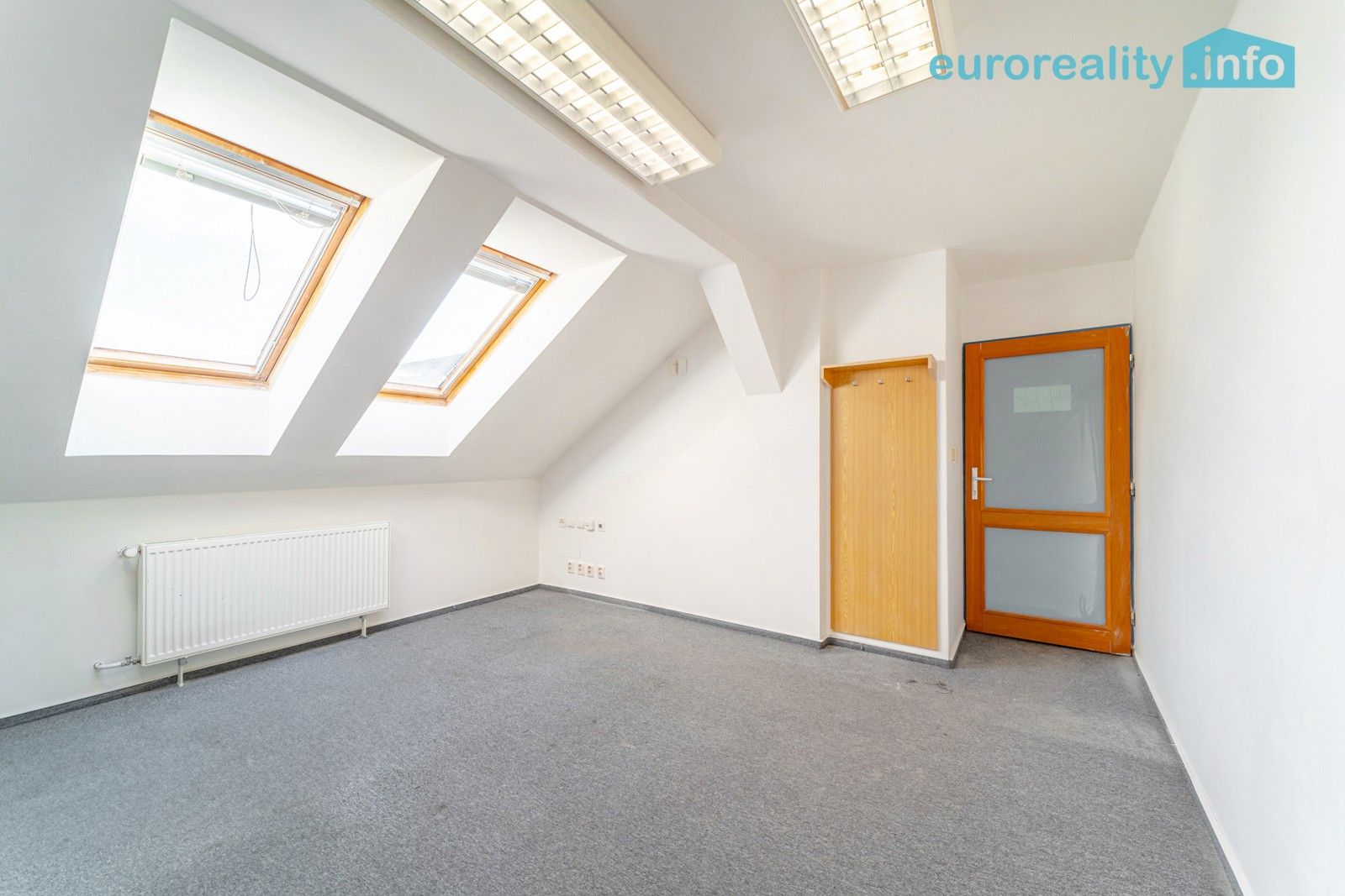 Kanceláře, náměstí Republiky, Tachov, 27 m²